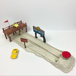 Mattel Disney Cars 3 Fireball Beach Run Playset with Cruz Ramirez